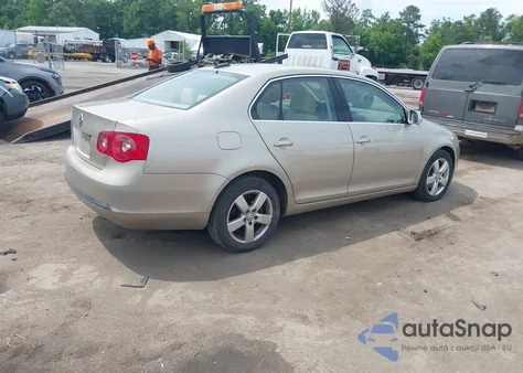 2006 Volkswagen Jetta 2.5 z USA, uszkodzony, nr VIN 3VWRF71K06M626214